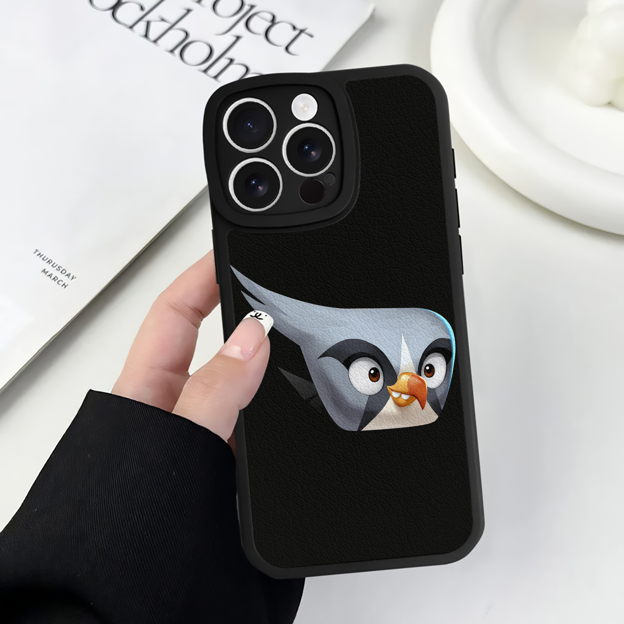 （画像用） Angry Birds アングリーバード 【iPhone 16シリーズ対応】シリコンスマホケース（レザー調） 材質：シリコン